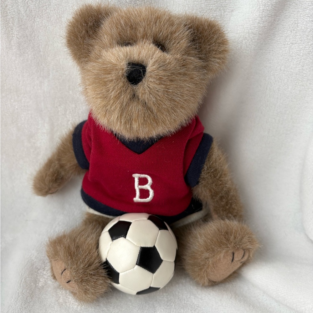 Boyds Bear "Stryker Scoresalot" soccer bear TJ’s Best Dressed Collection NWT